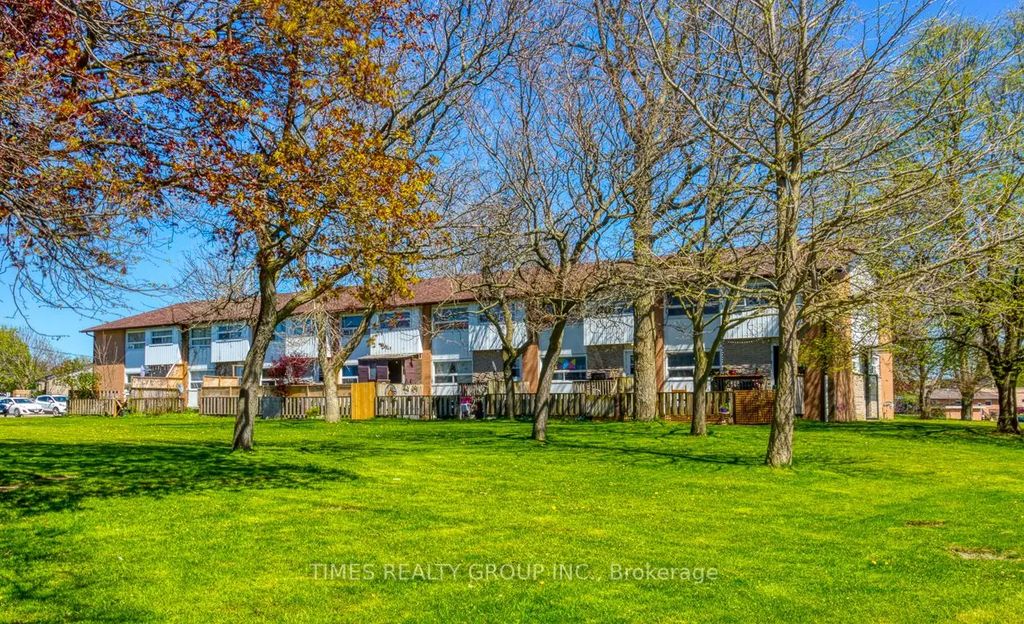11 Manitou Crescent W #10, Loyalist