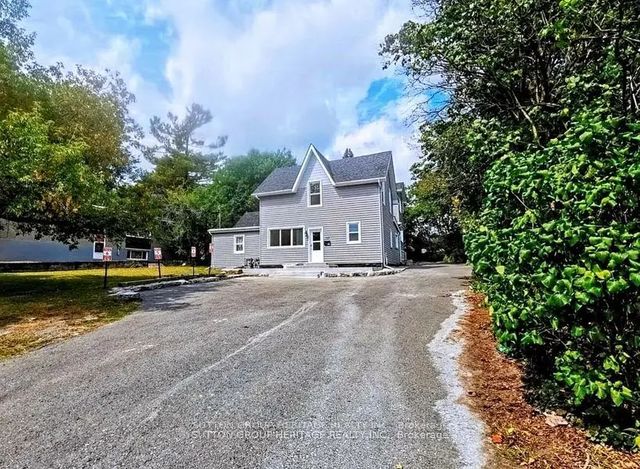 717 King Street W, Kingston