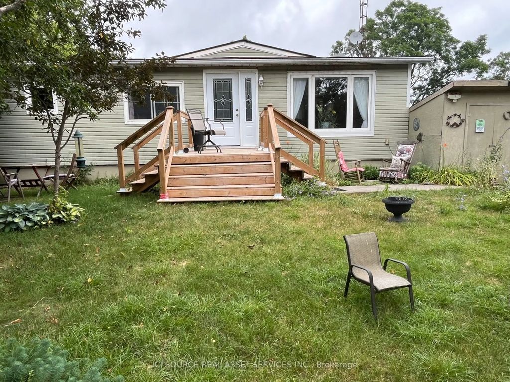 10 Lakeside Drive, Prince Edward County