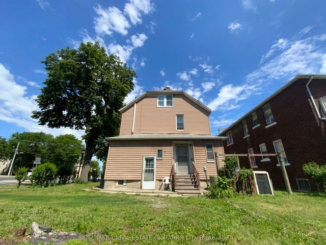 2995 University Avenue W, Windsor