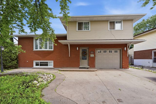 207 Christopher Drive, Cambridge