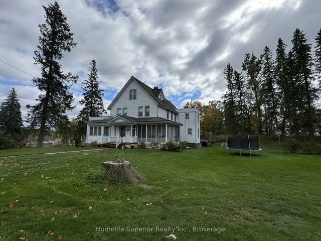 8 Private Road, Marmora and Lake