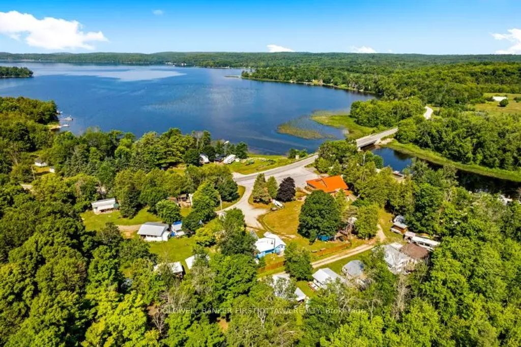 4195 Watsons Corners Road, Lanark Highlands