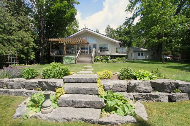 27 Hillcrest Avenue, Kawartha Lakes