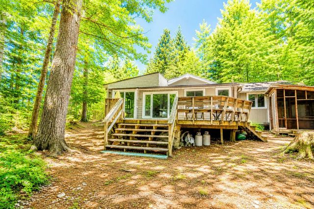 1036 Porcupine Point, Lake of Bays