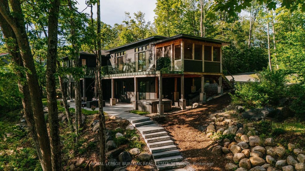 22 Long And Winding Road, Seguin
