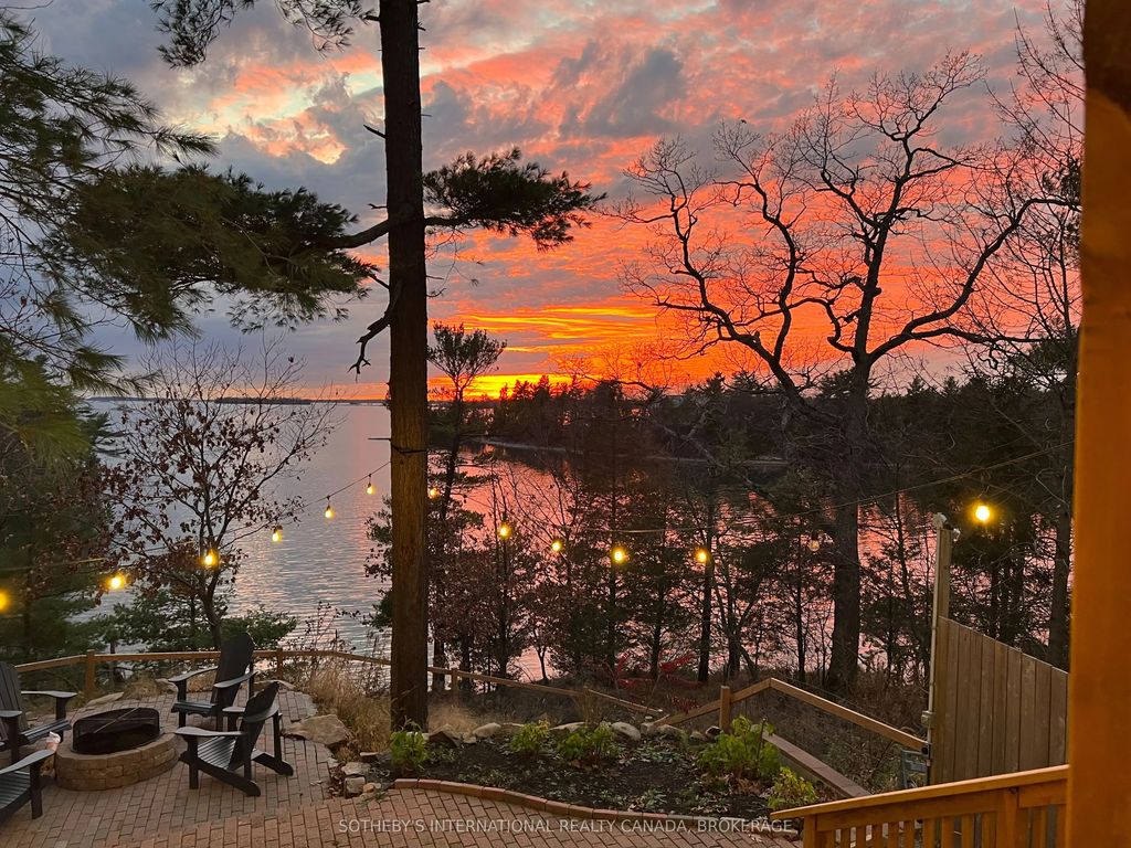 345 Thousand Islands Parkway, Front of Leeds & Seeleys Bay