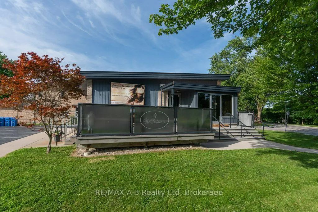 4 Mc Farlane Street, Stratford