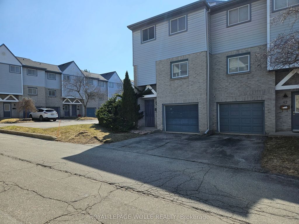 589 Beechwood Drive 43, Waterloo