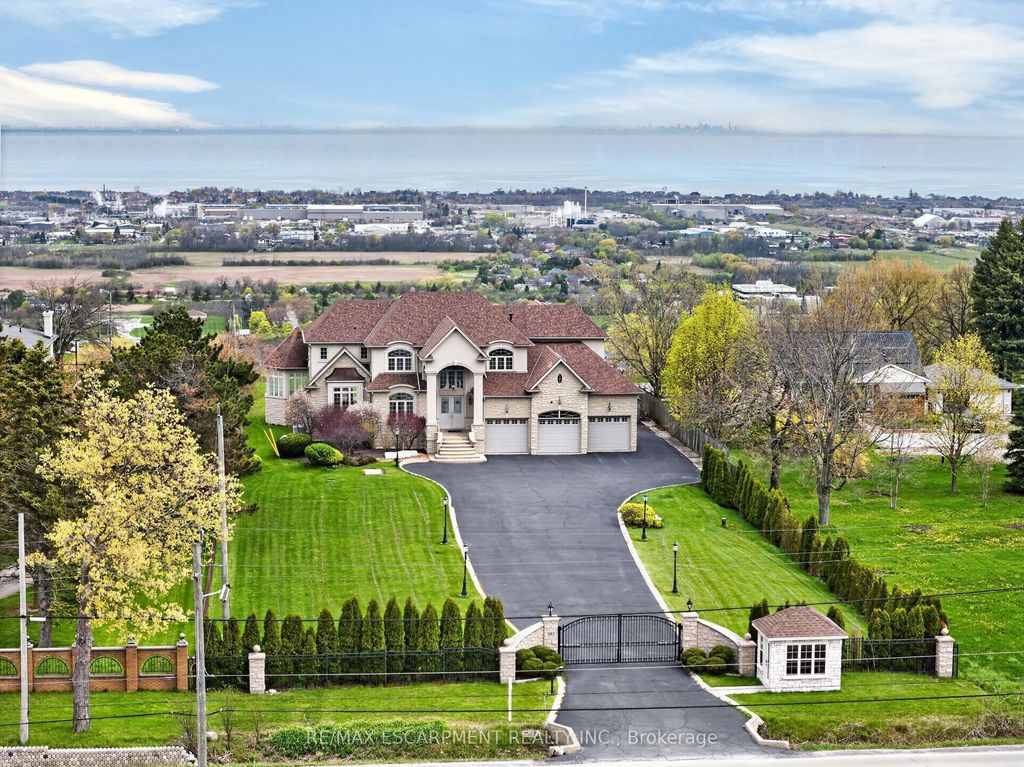 803 Ridge Road, Hamilton