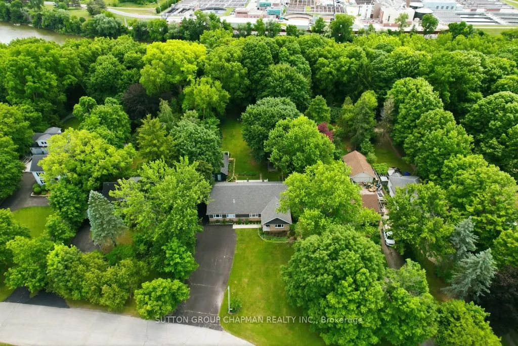 408 Old Riverside Drive, London North
