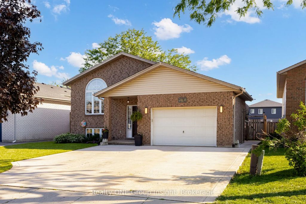 7880 Ascot Circle, Niagara Falls