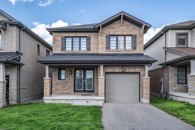32 Hedges Crescent, Hamilton