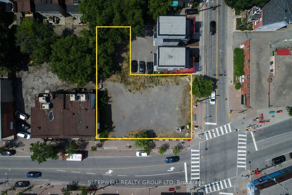290 Booth Street, West Centre Town