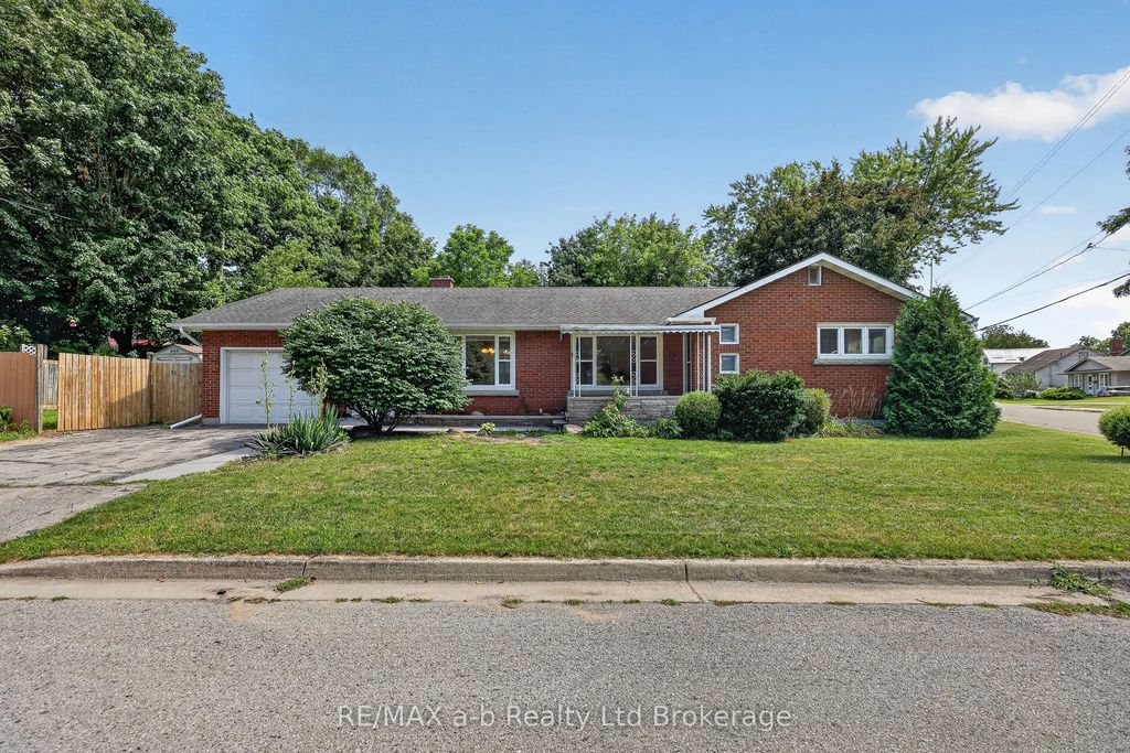 58 Victoria Street, Tillsonburg