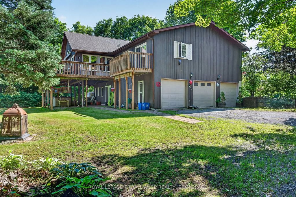 3318 Desert Lake Road, Frontenac
