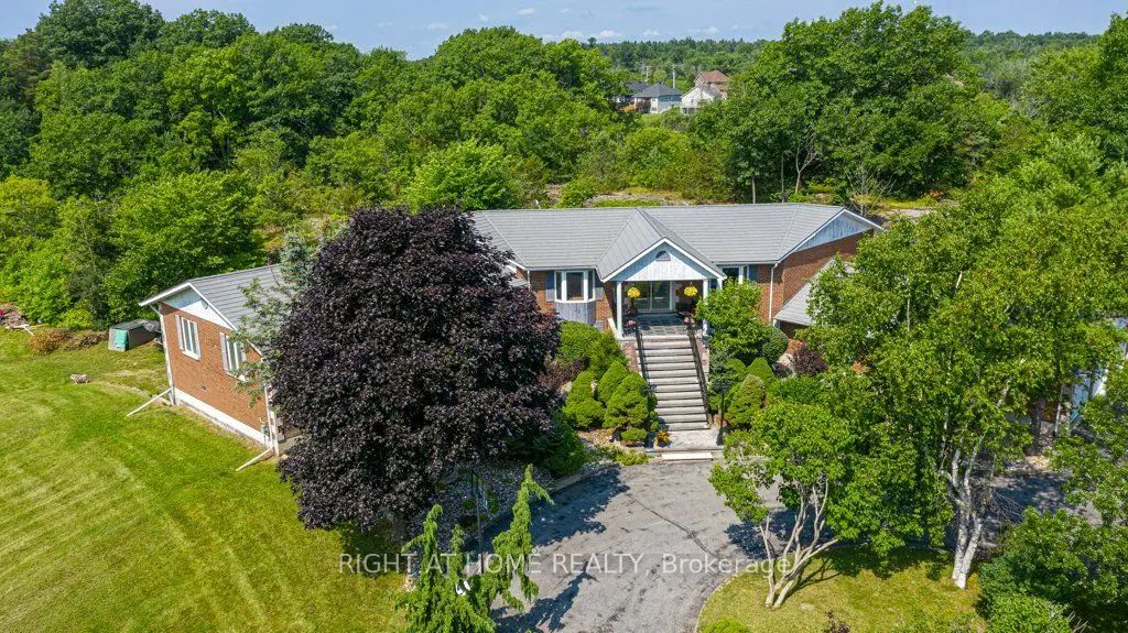 550 Queen Street E, Gananoque