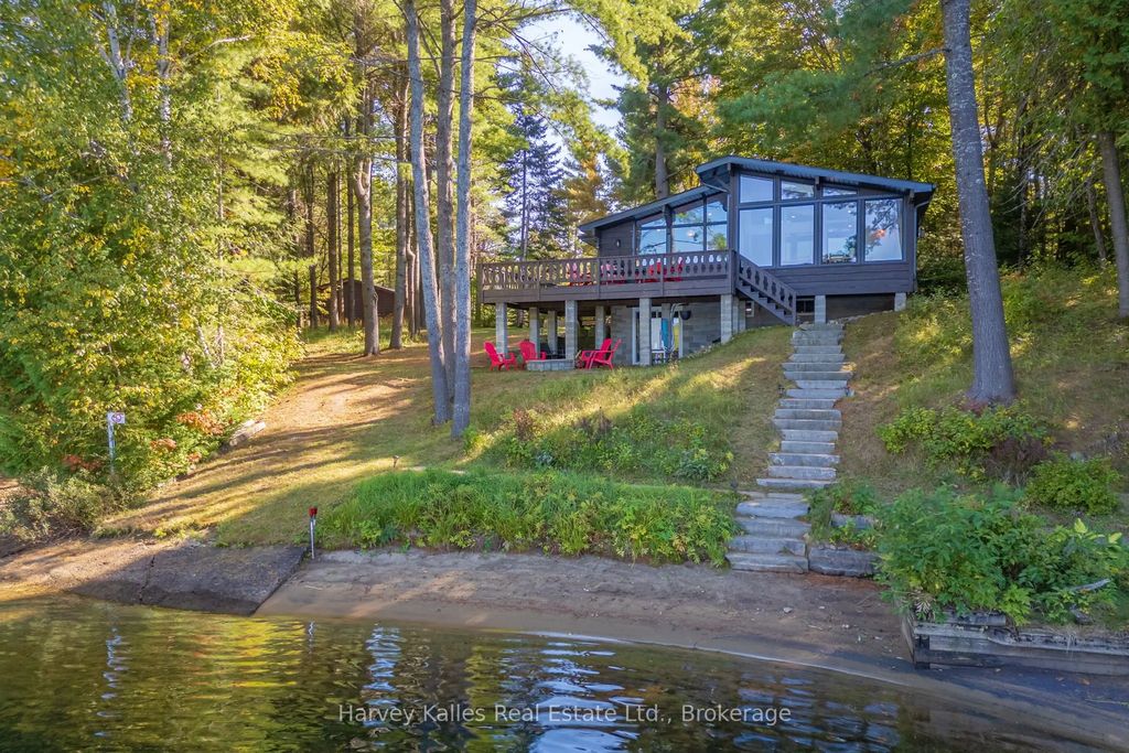 1003 Hollow Road, Algonquin Highlands