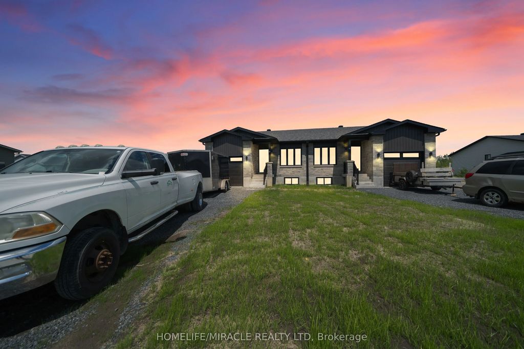 21 Portland Drive Main, Cornwall