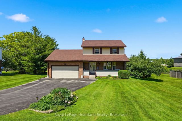 6 Brown Street N, Minto