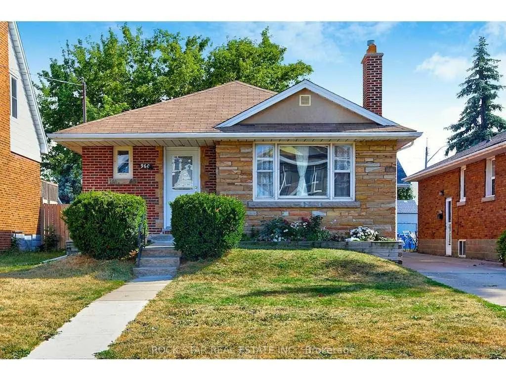 960 Dunsmure Road Main, Hamilton