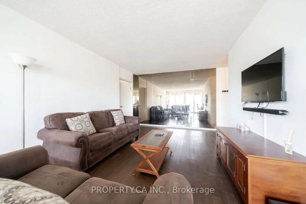 45 Westmount Road N 404, Waterloo
