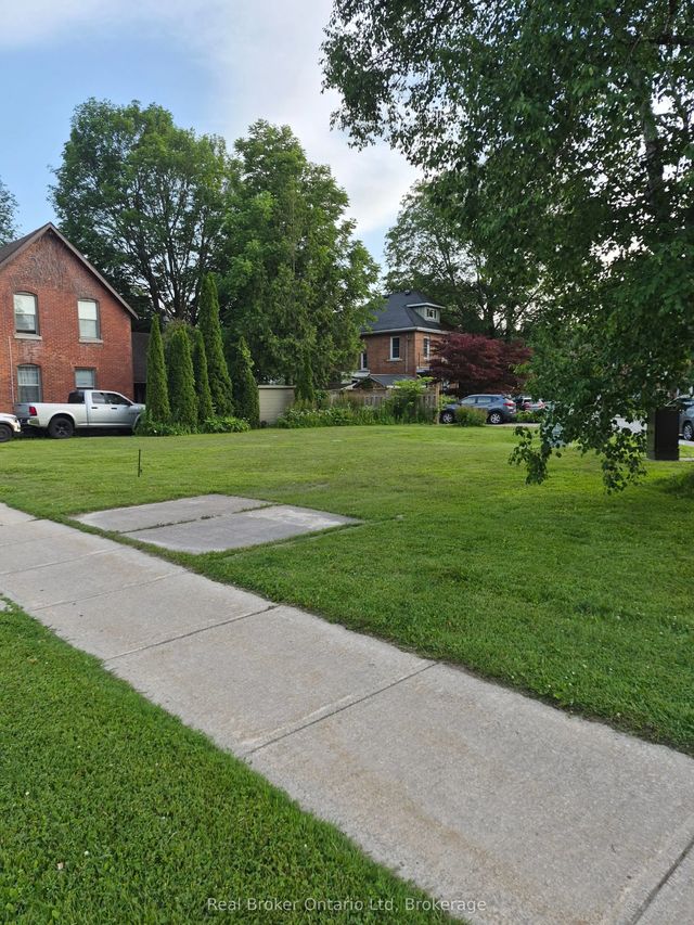 586 & 590 2nd Avenue E, Owen Sound