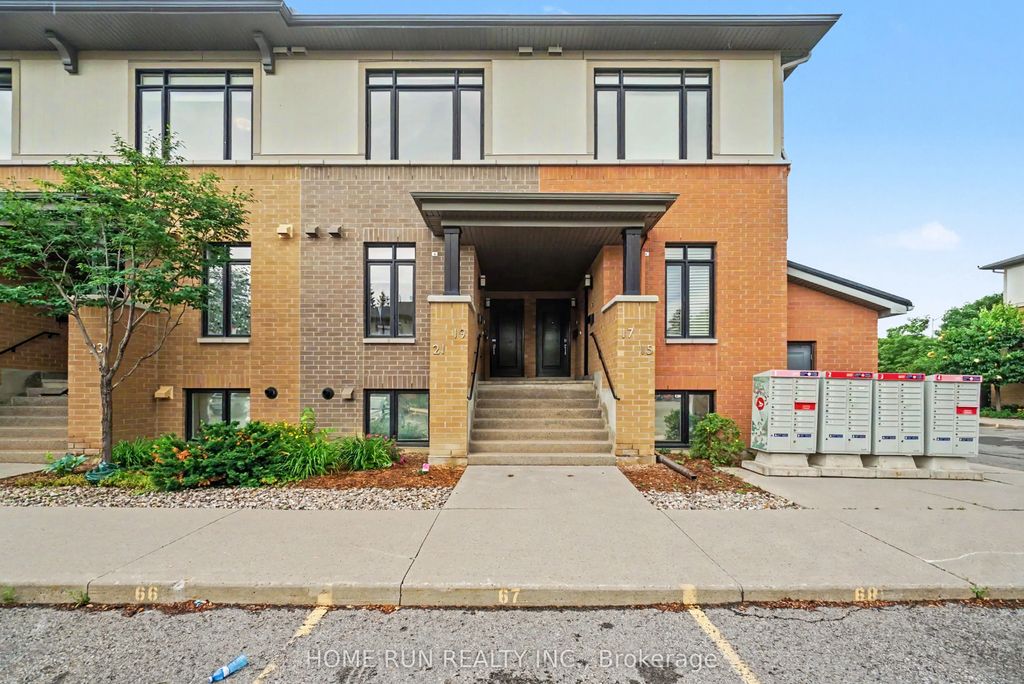 19 Bergeron Private, Orleans - Convent Glen and Area