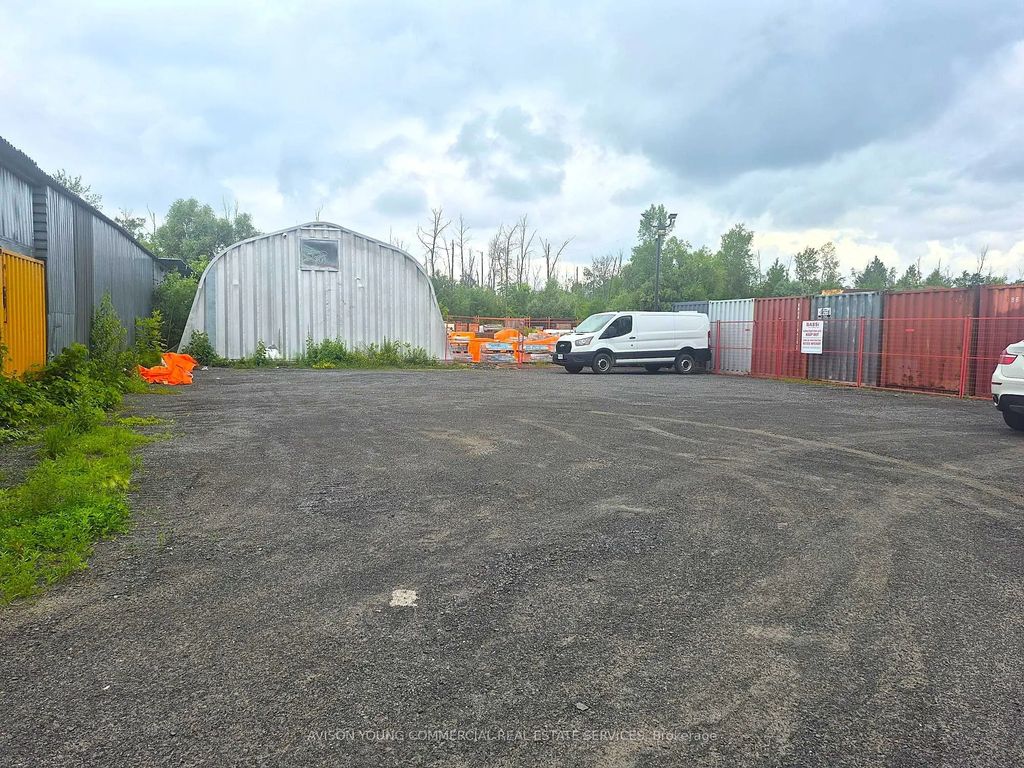 2591 Delzotto Avenue, Blossom Park - Airport and Area