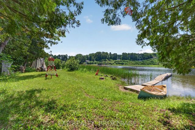 1058 Perry Road, Frontenac
