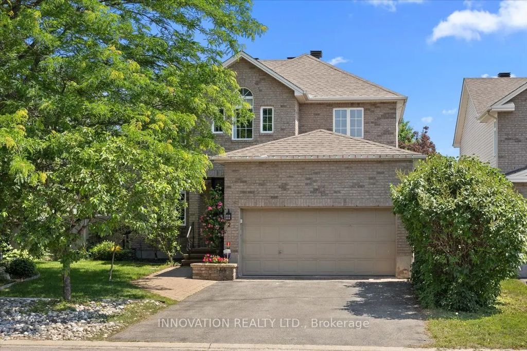 2 Gros Morne Court, Kanata