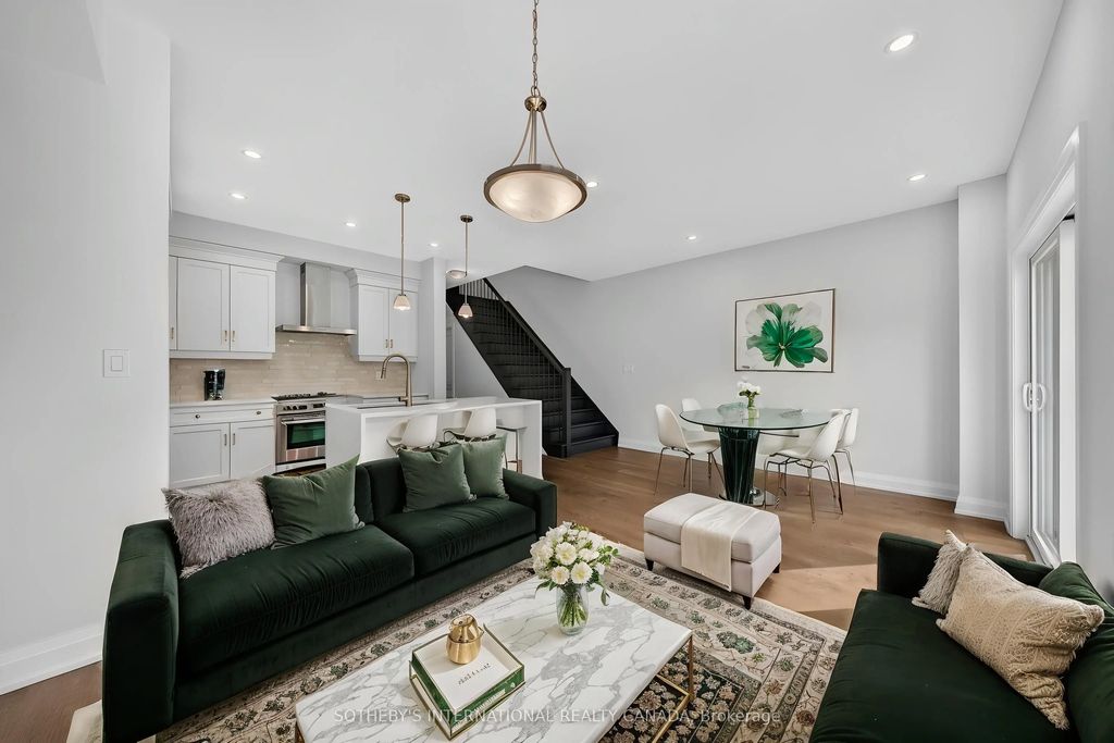675 Victoria Road N 24, Guelph