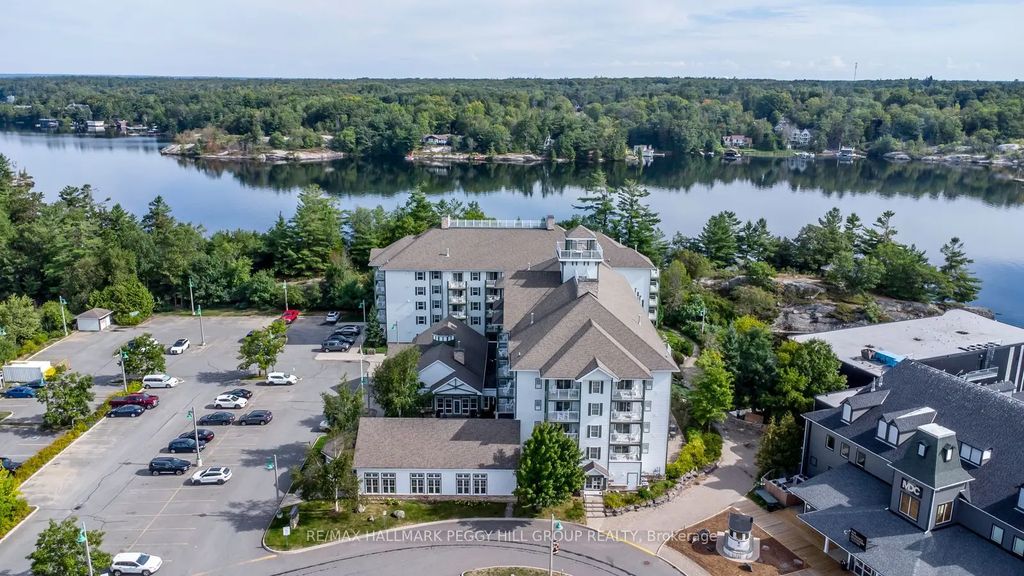 285 Steamship Bay Road 410, Gravenhurst
