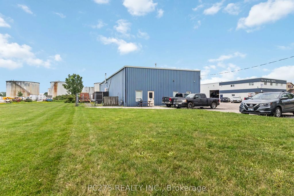 2081 Piper Lane, London East