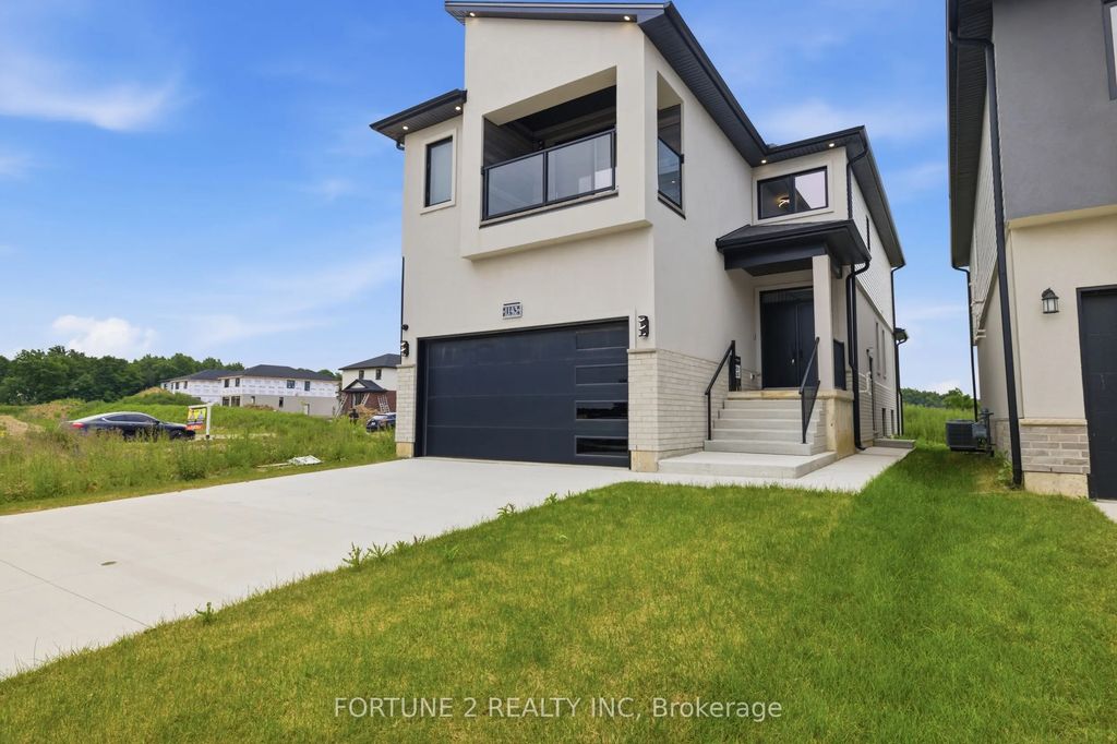 1143 Hobbs Drive, London South