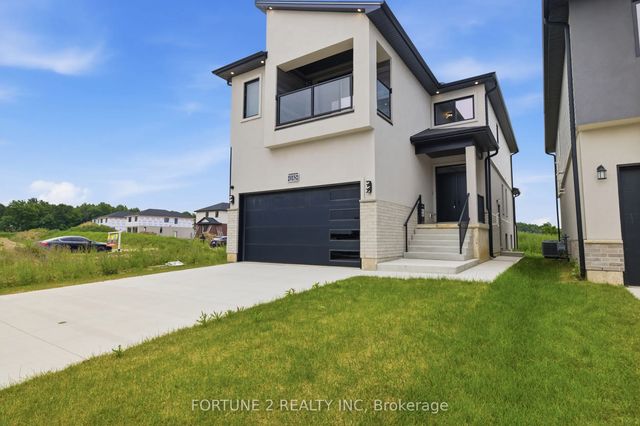 1143 Hobbs Drive, London South