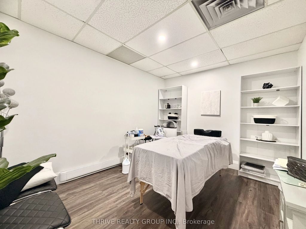 1288 Commissioners Road W C, London South