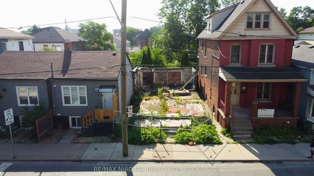 186 John Street N, Hamilton