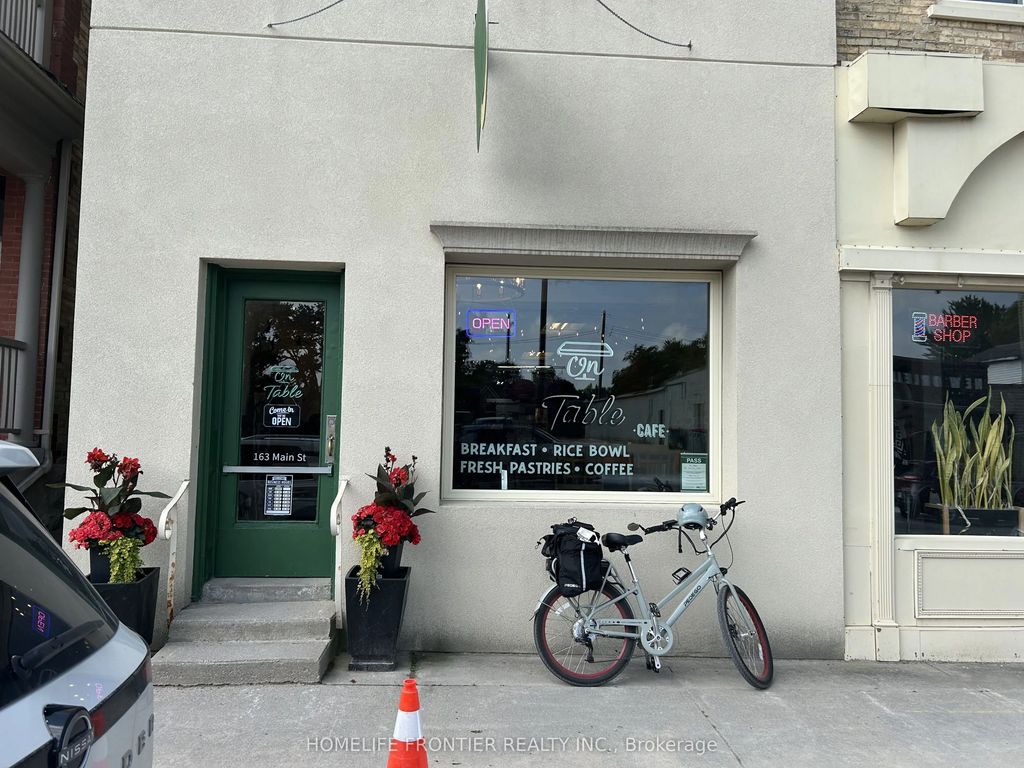 163 Nw Main Street Nw, Lucan Biddulph