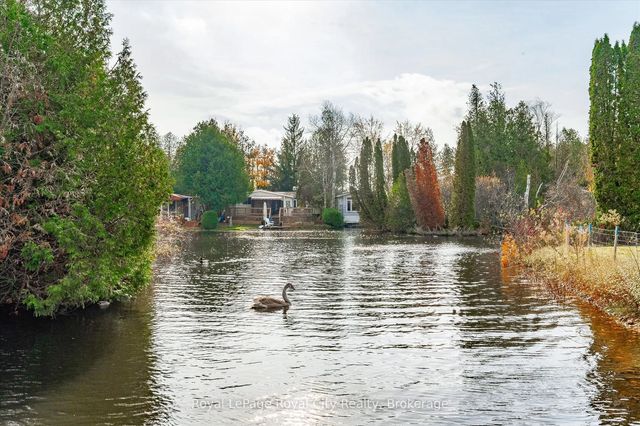 10 Spruce Avenue, Puslinch