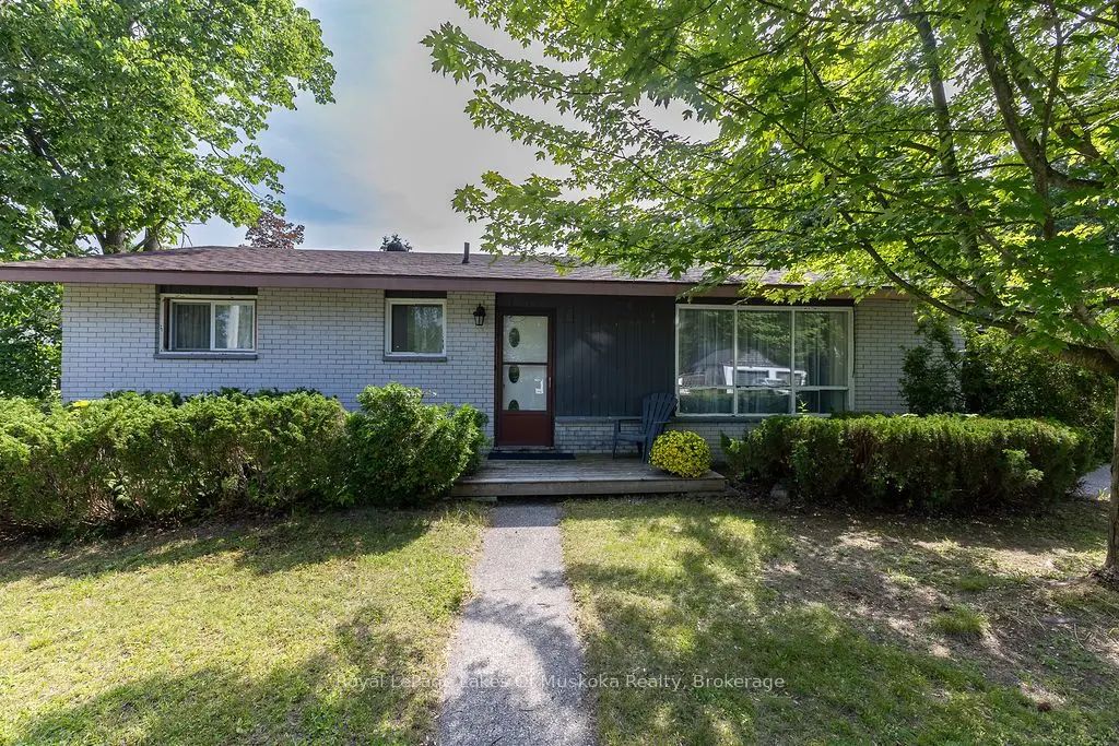 880 Sarah Street N, Gravenhurst