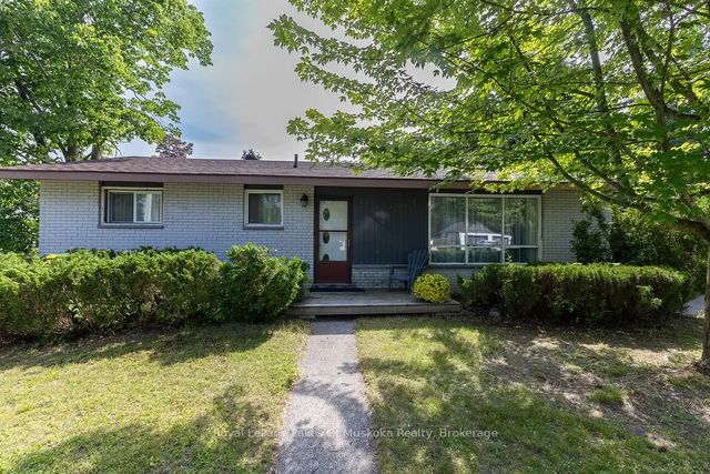 880 Sarah Street N, Gravenhurst