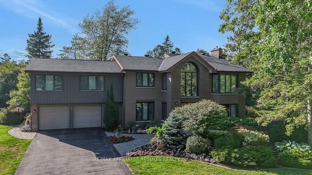 30 Pentland Crescent, Kanata