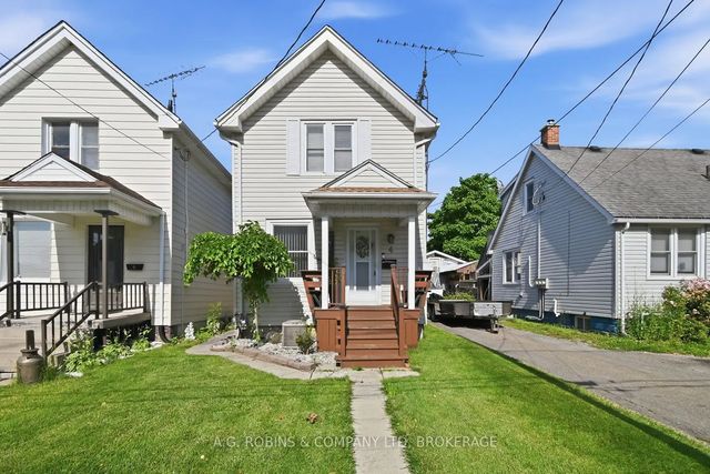 4 Clifford Avenue, Welland