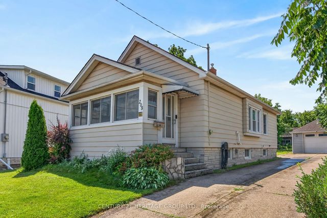 208 Carlton Street, St. Catharines