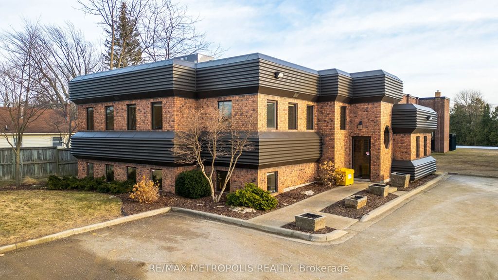2695 Hamilton Road C - Lower, Sarnia