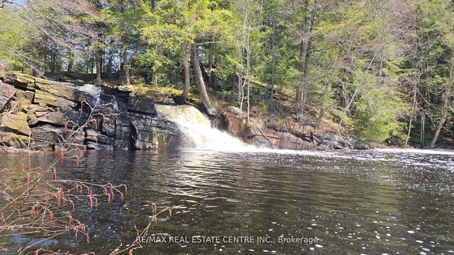 1033 North Shore Drive, Gravenhurst