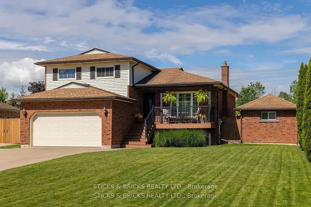 8238 Lexington Court, Niagara Falls