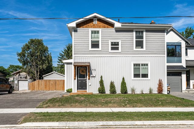 195 Water Street, Lucan Biddulph