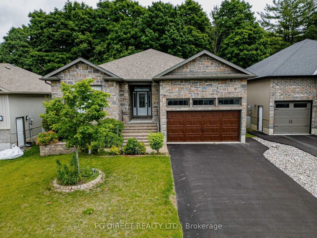 29 Autumn Grove, Quinte West